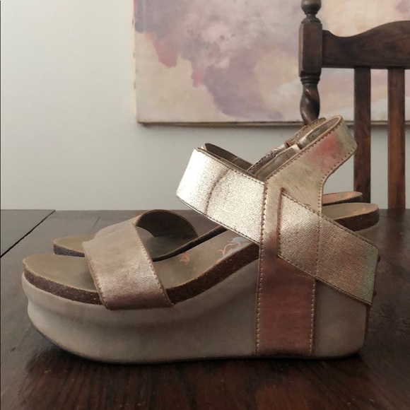 Worn only once!!! Size 6.5 OTBT’s!! Super cute! - Picture 2 of 2